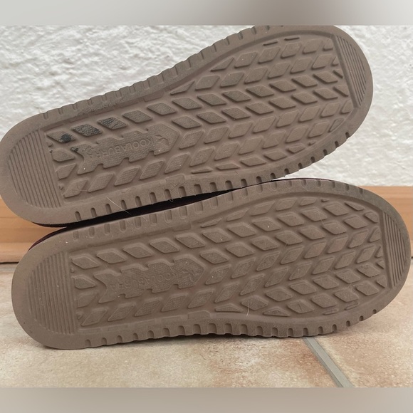 Kookaburra By Ugg  Maroon Jordan’s Short Boots With Side Button; size 8 - Picture 6 of 7